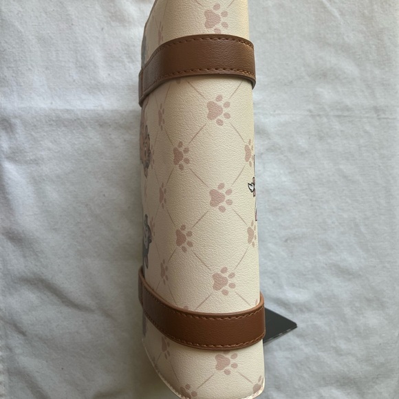 NWT Disney Loungefly Cream and Brown Paw Print Bag - Picture 2 of 7